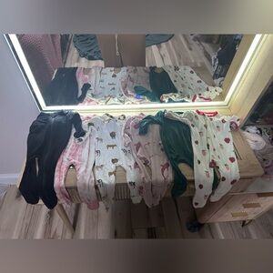0-3 kyte baby zipper footies used but good condition